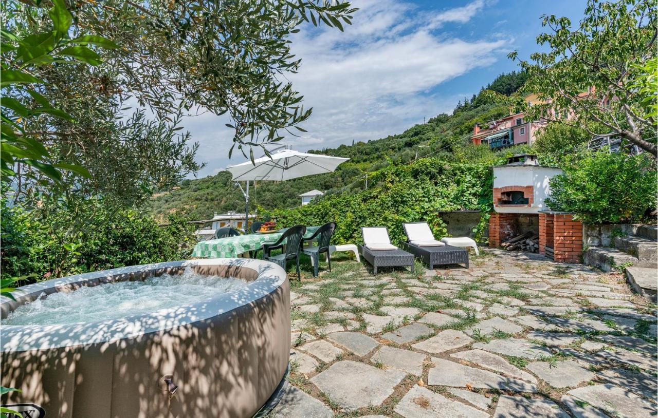 Awesome Home In Moneglia With Kitchen Eksteriør bilde