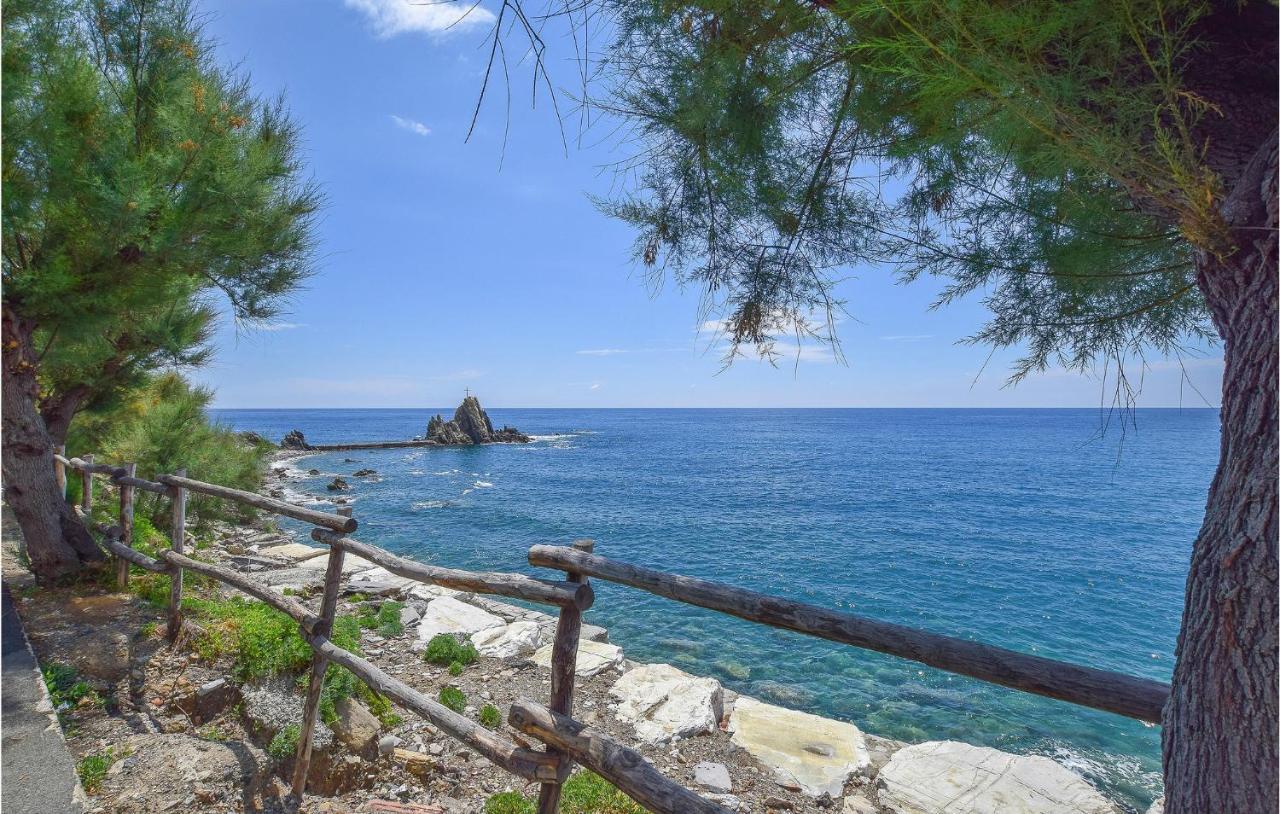 Awesome Home In Moneglia With Kitchen Eksteriør bilde