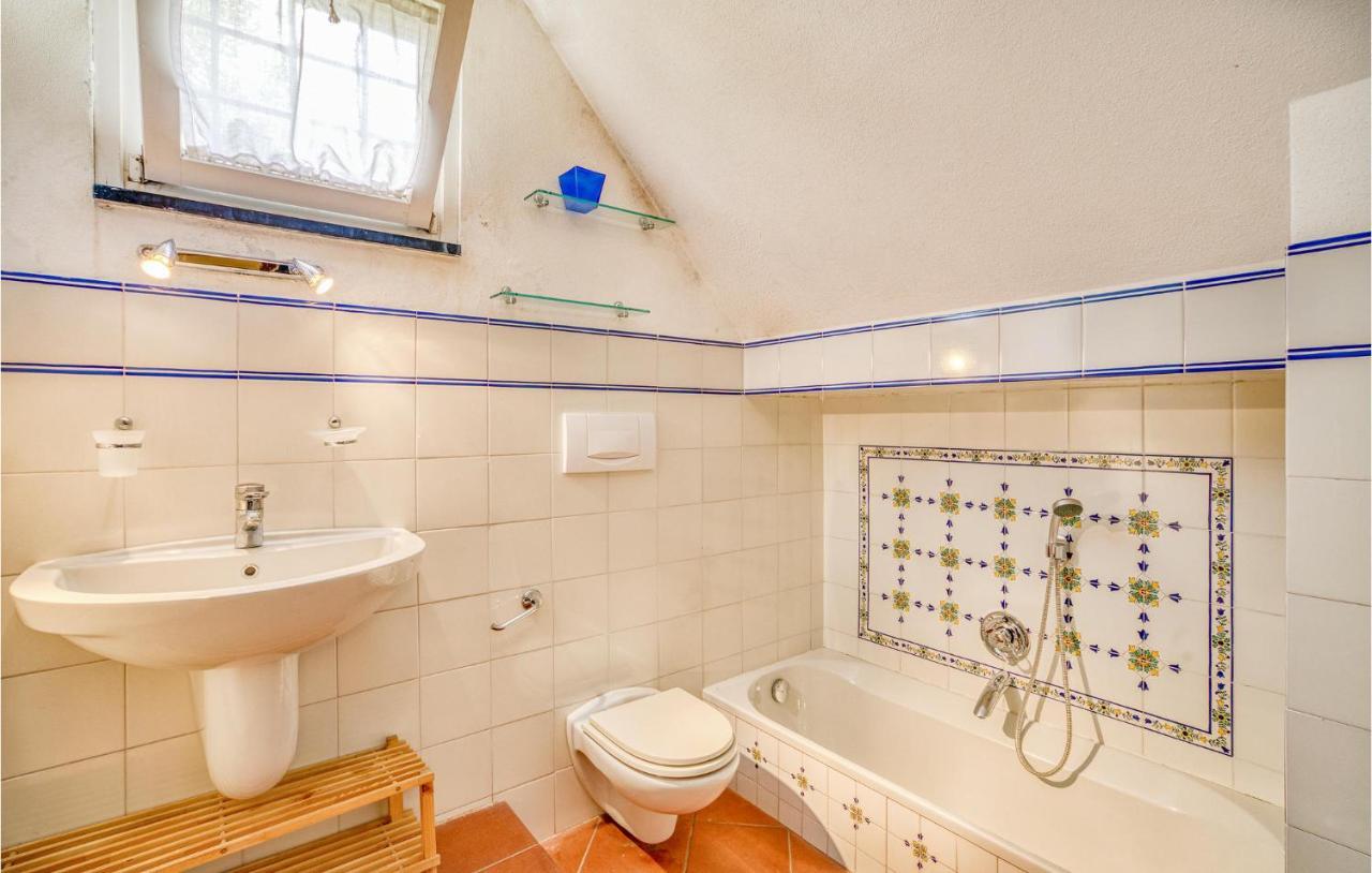 Awesome Home In Moneglia With Kitchen Eksteriør bilde