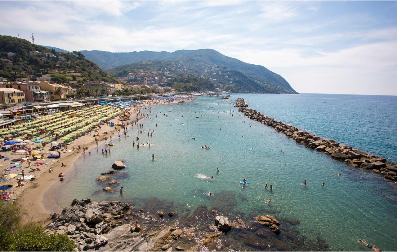 Awesome Home In Moneglia With Kitchen Eksteriør bilde