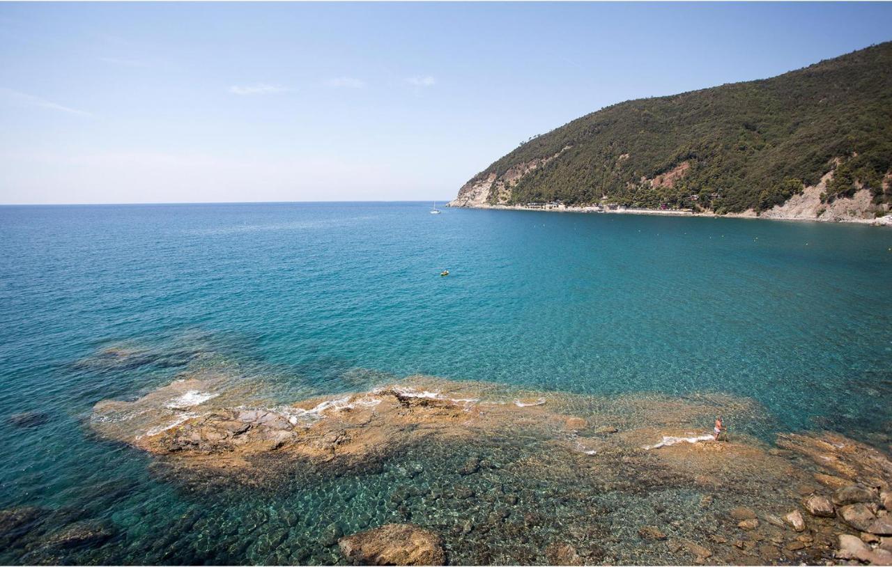 Awesome Home In Moneglia With Kitchen Eksteriør bilde